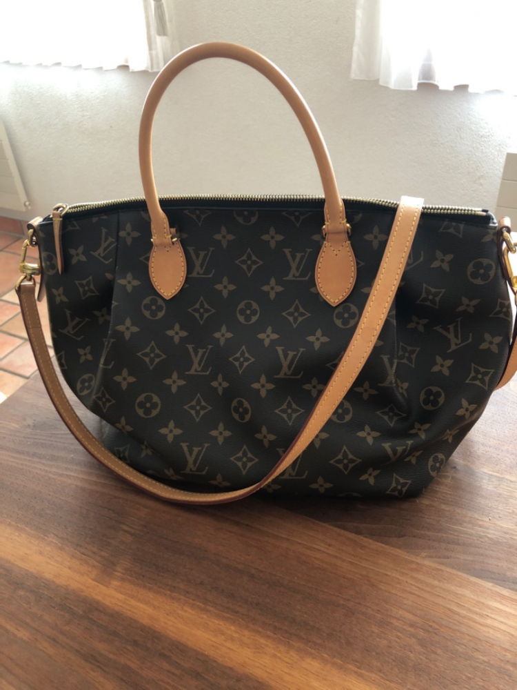 Louis Vuitton Tourenne MM Monogram