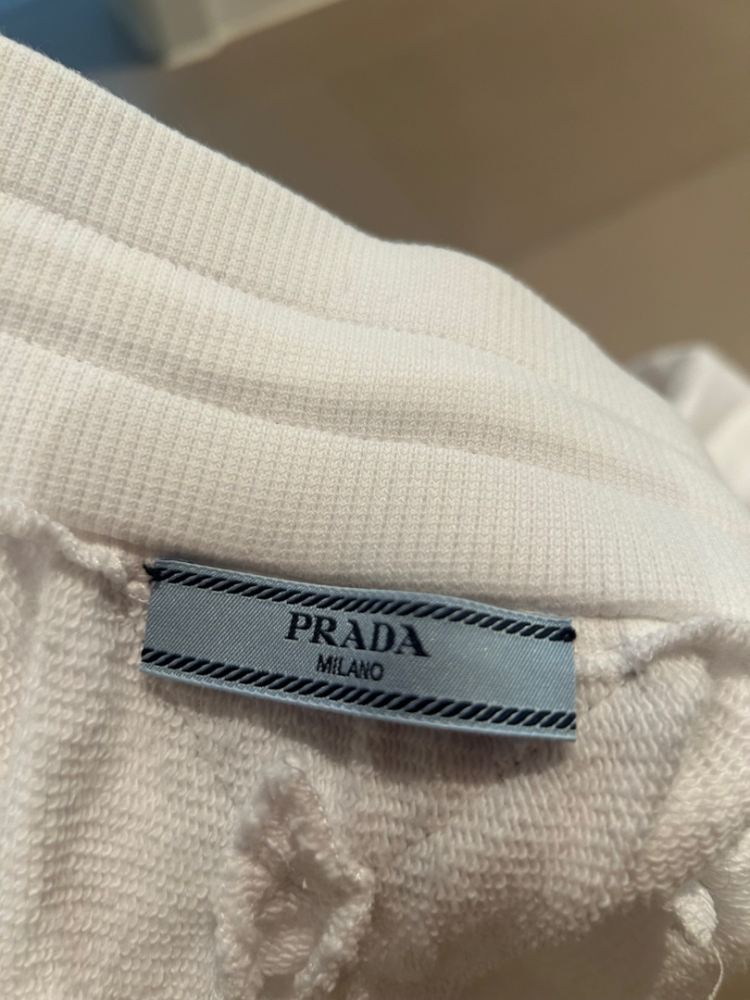 Prada Weißer Rock mit schwarzen Motiven
