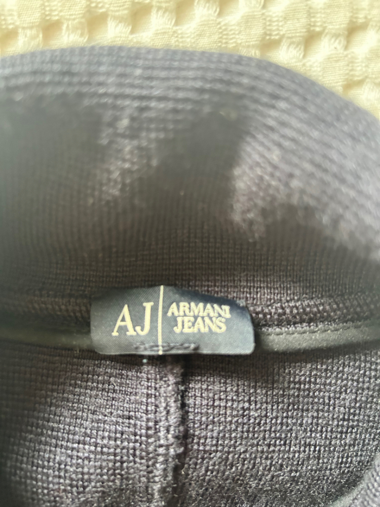 Armani Jeans Schutzumschlag