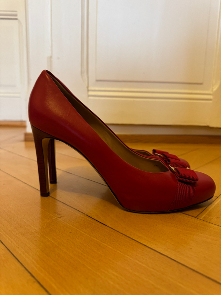 Ferragamo Vara Bow High Heel Pump