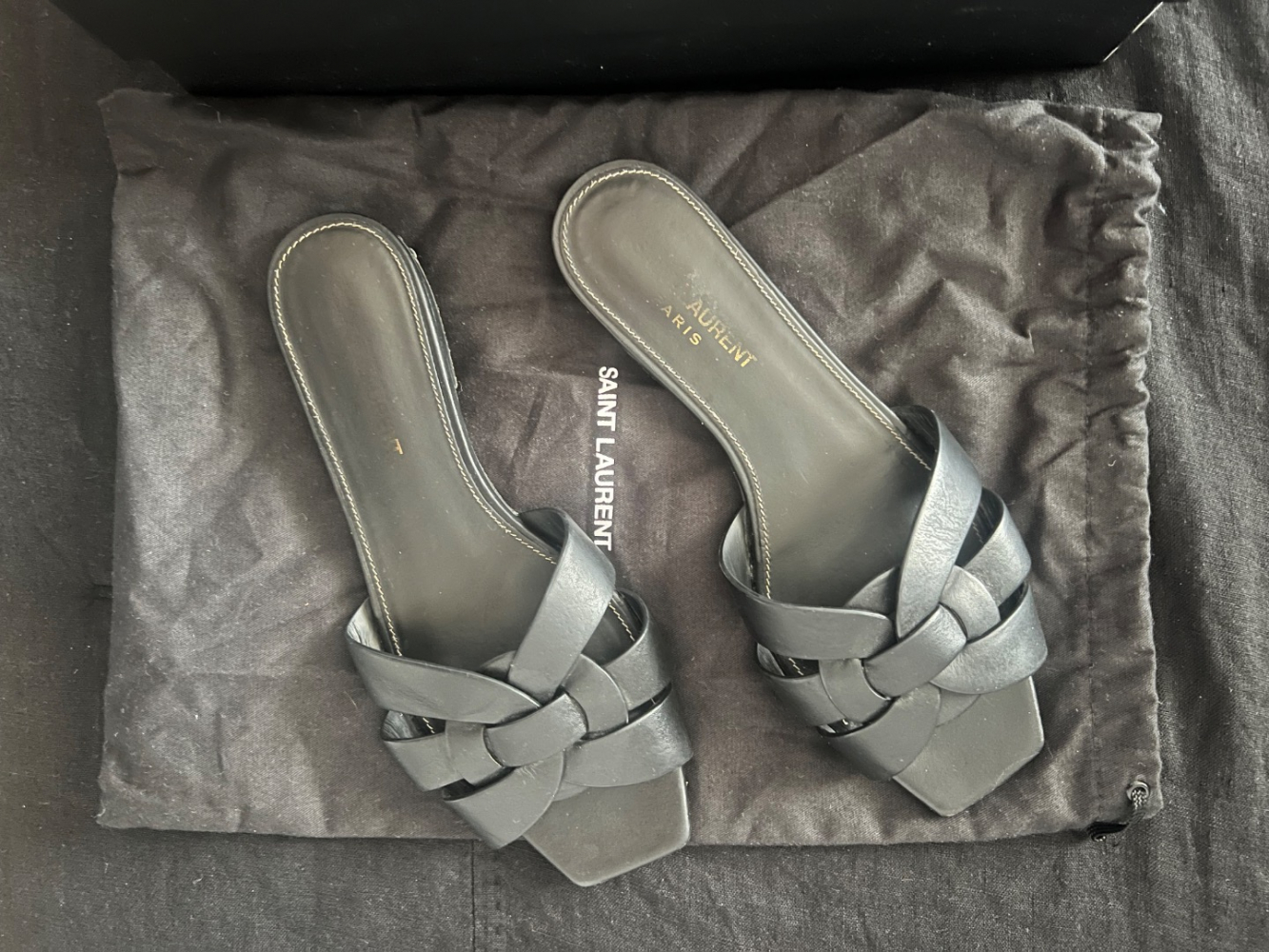 Saint Laurent Sandales tributes noires