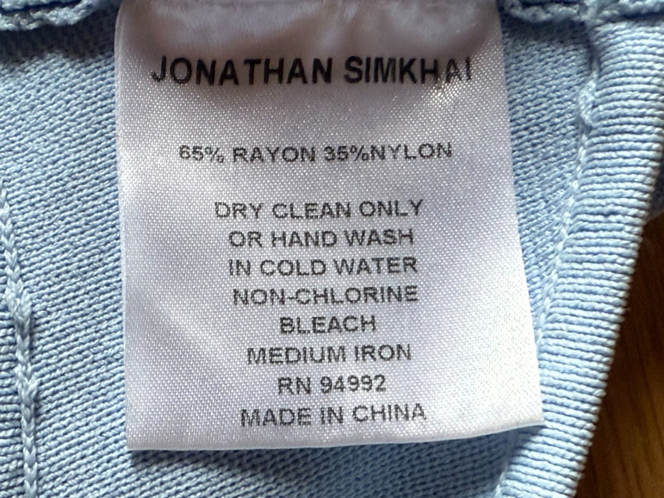 Jonathan Simkhai Crop Top aus Wickelstrick!