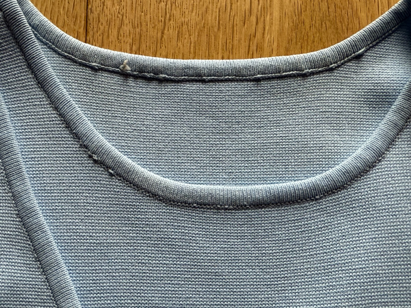 Jonathan Simkhai Crop Top aus Wickelstrick!