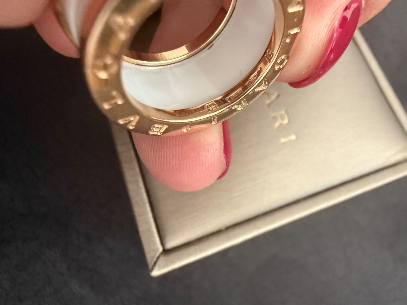 Bvlgari Ring aus weißer Keramik und 18k Gold