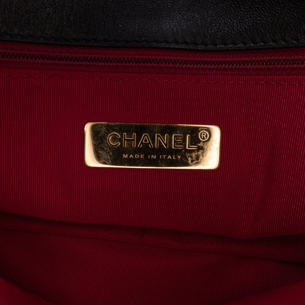 Chanel 19 Medium Lambskin Leather Matelassè Flap Handbag Black