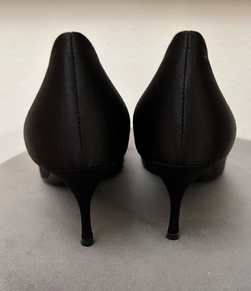 Roger Vivier Escarpins Fleur Strass aus Satin