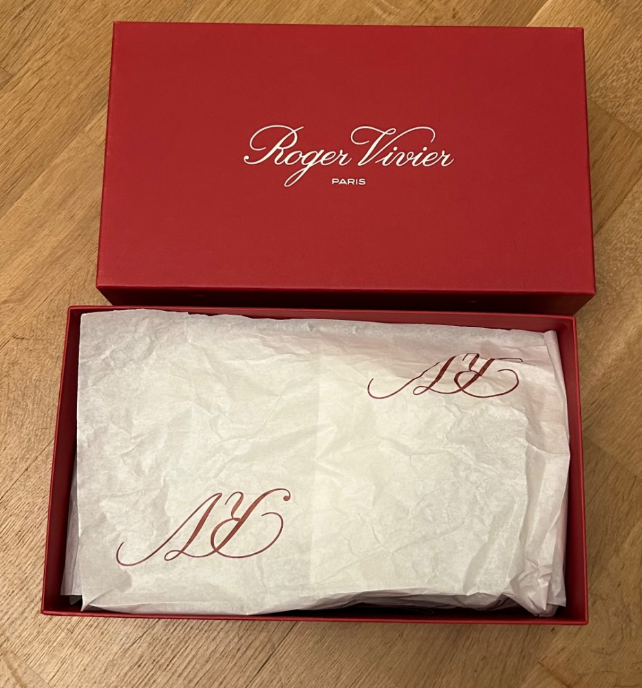 Roger Vivier Escarpins Fleur Strass aus Satin