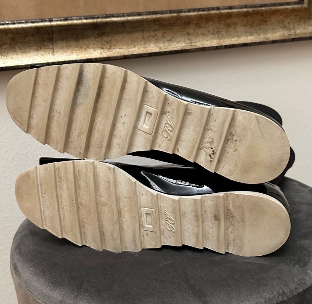 Roger Vivier Gommettine boots