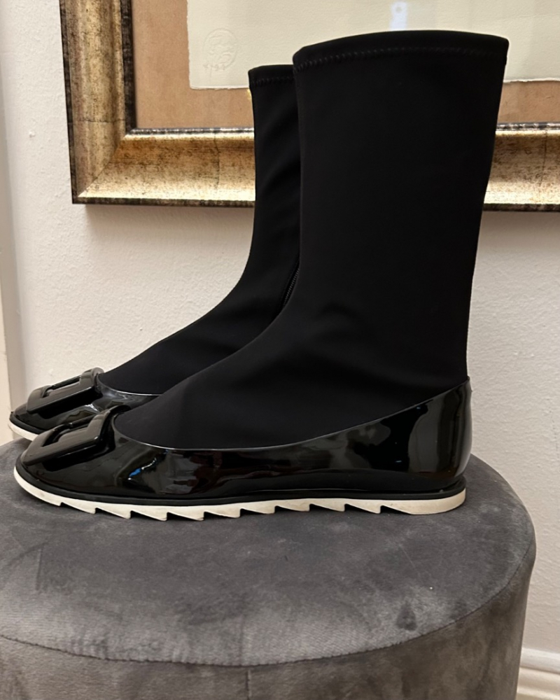Roger Vivier Gommettine boots