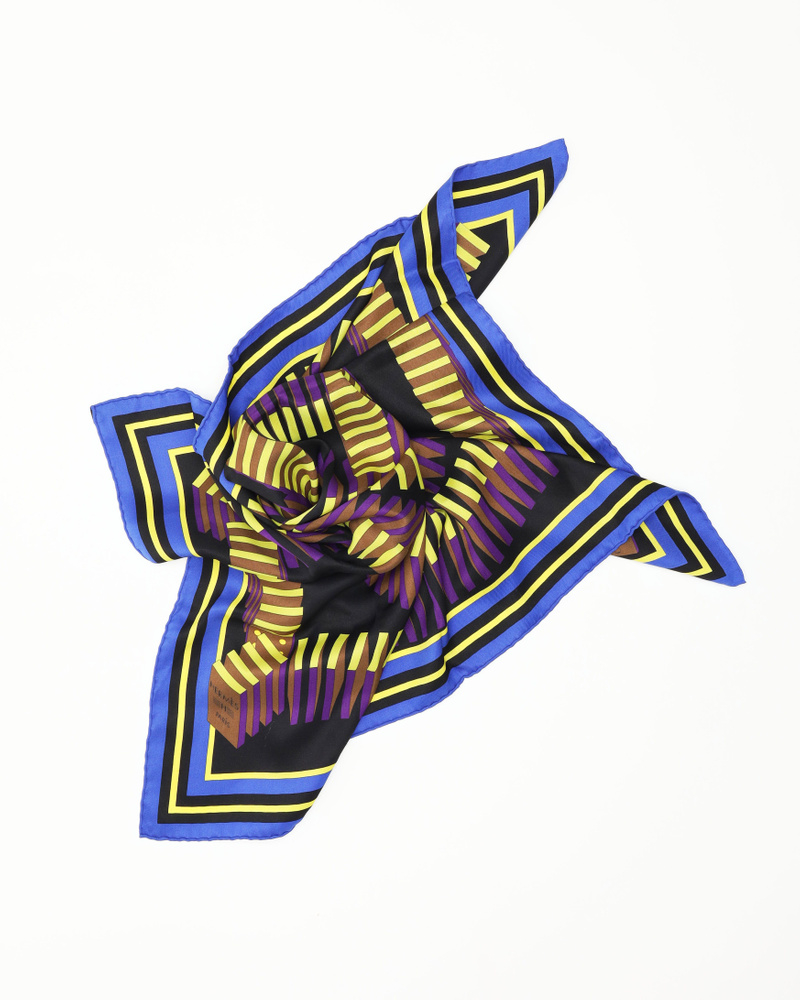 Hermès Carré 70 L'effet Domino Silk Scarf
