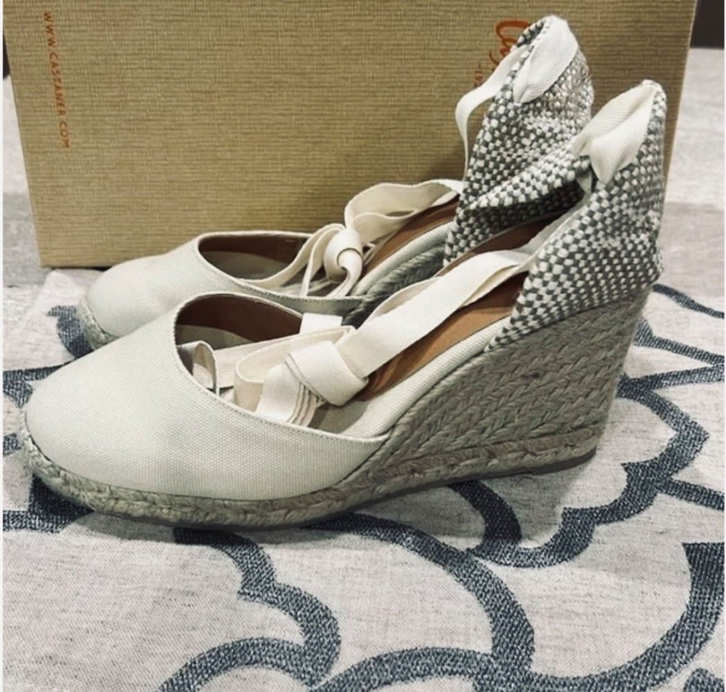 Castañer Carina Classic Elfenbeinfarbene Keil-Espadrilles