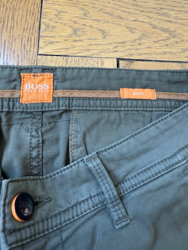 Hugo Boss Pantalon kaki Hugo Boss