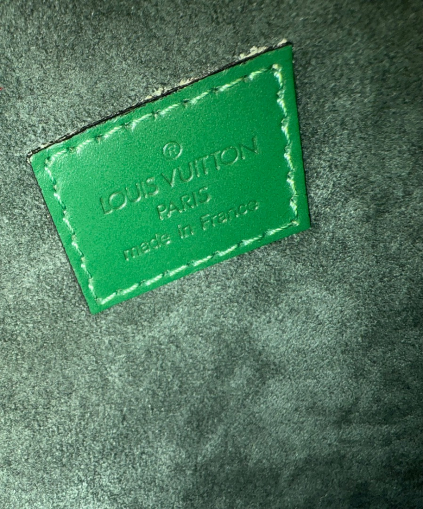 Louis Vuitton Alma moyen