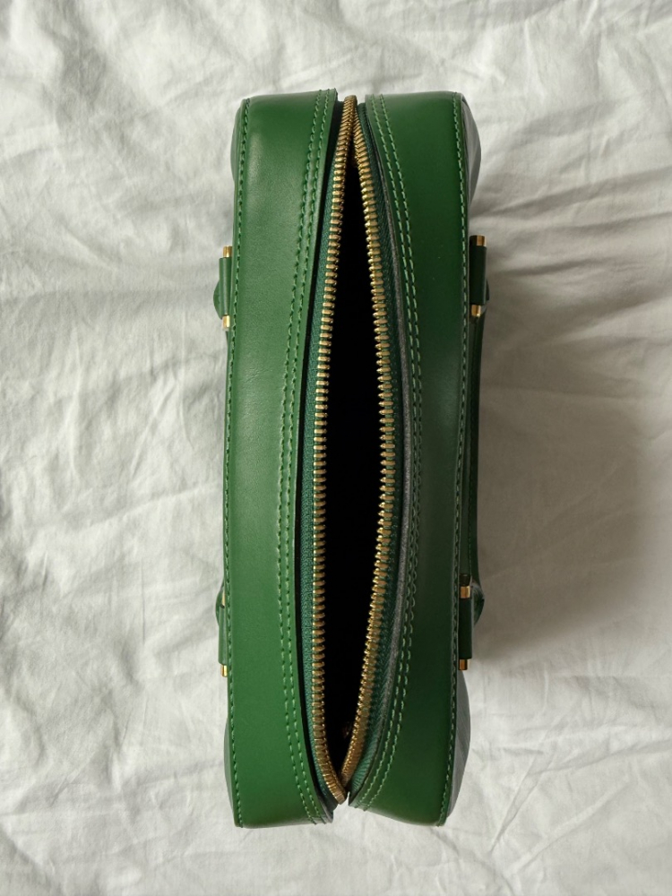 Louis Vuitton Alma moyen