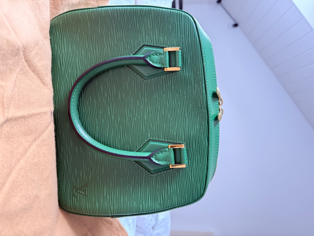 Louis Vuitton Alma moyen