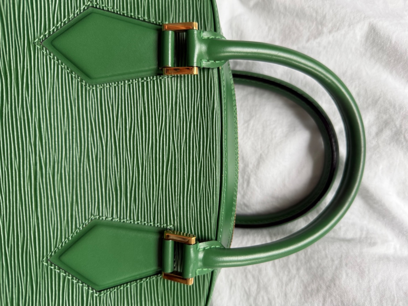 Louis Vuitton Alma moyen