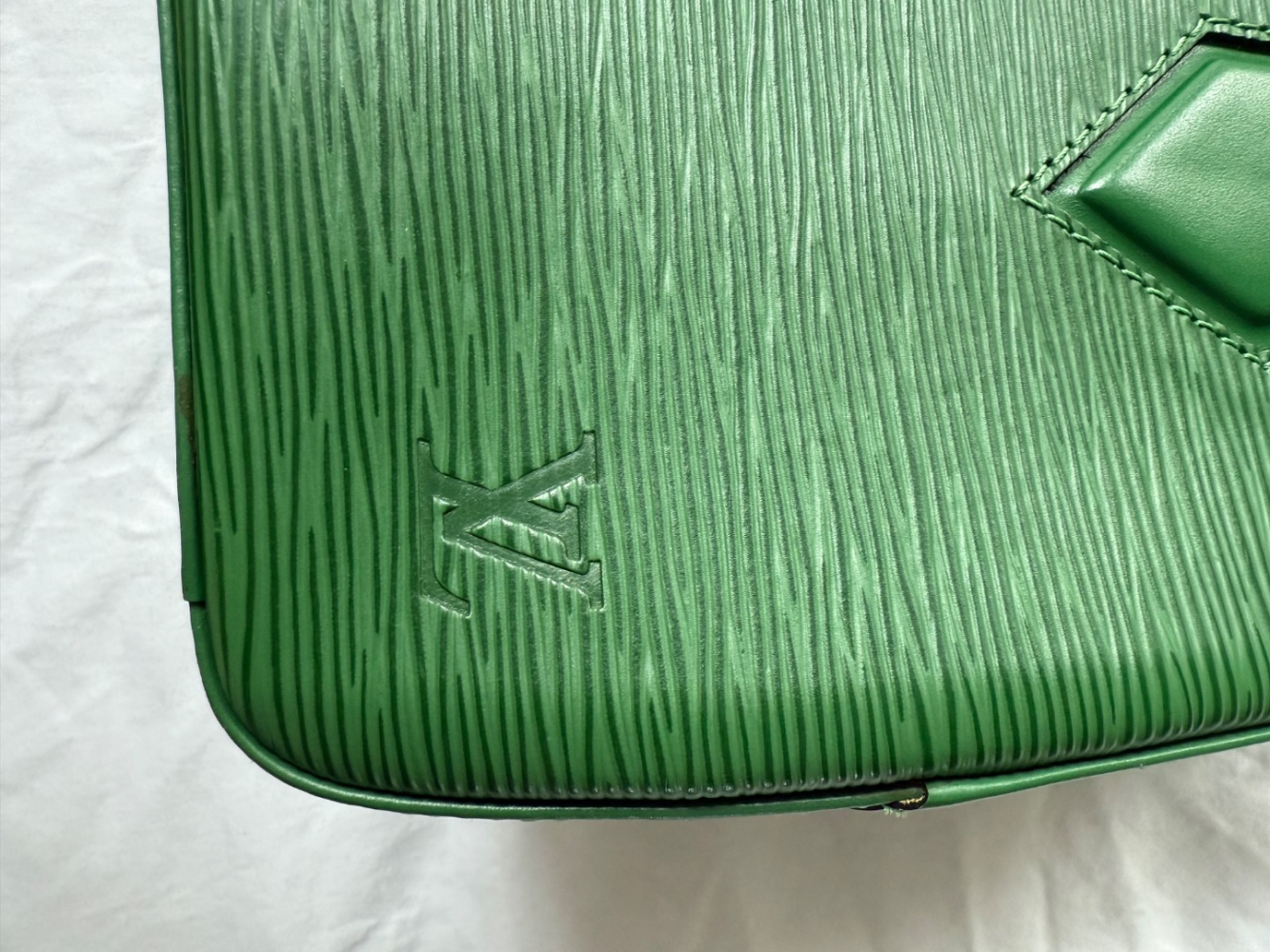 Louis Vuitton Alma moyen