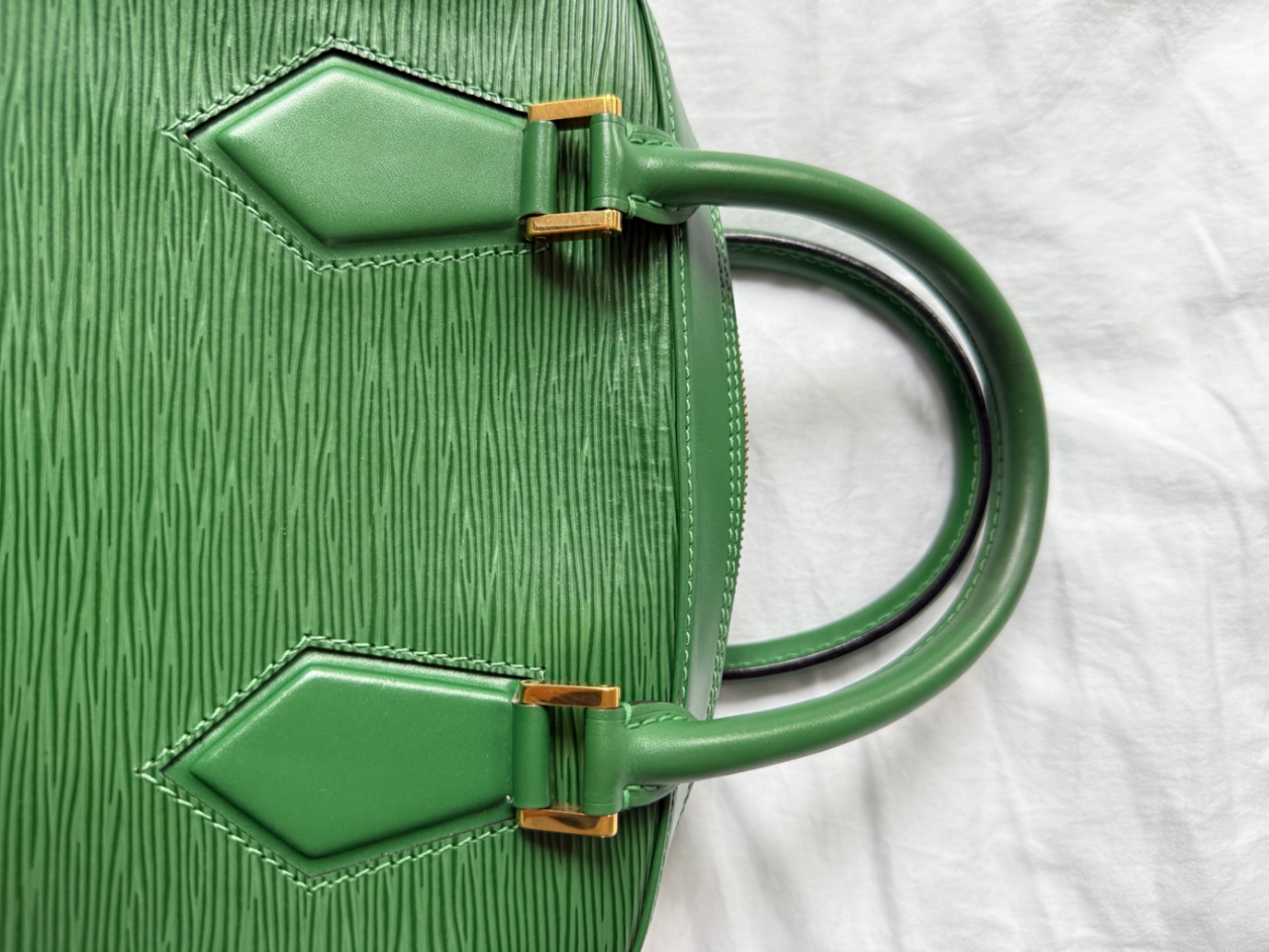 Louis Vuitton Alma moyen