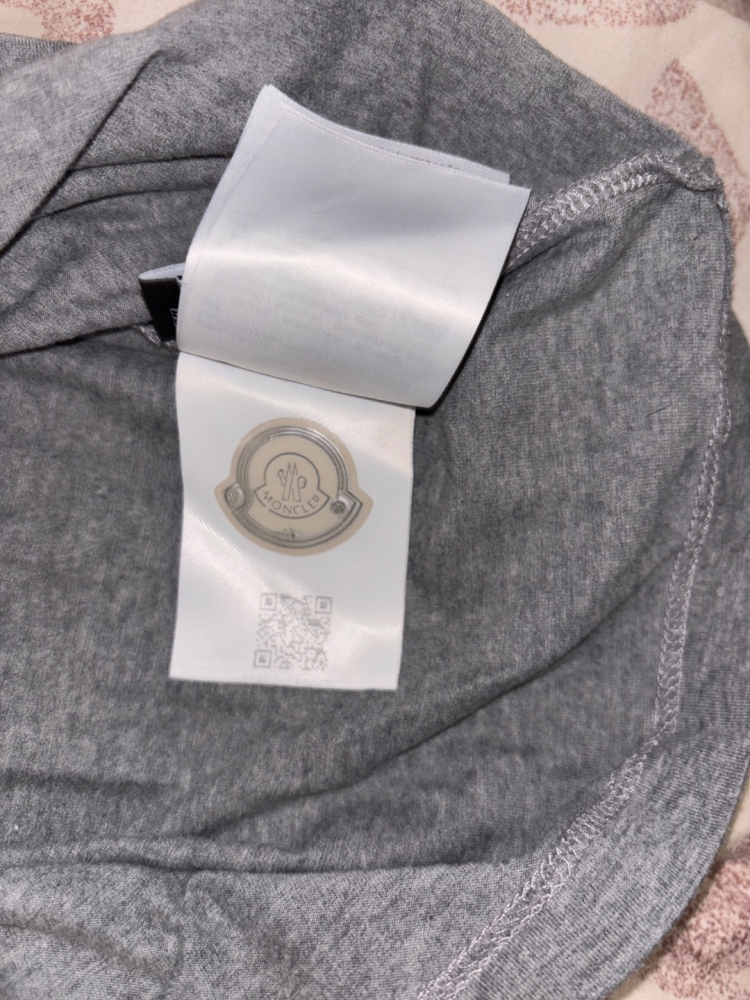 Moncler T-shirt