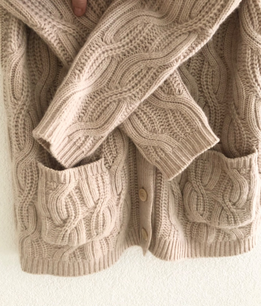 Repeat Strickjacke mit Zopfmuster Silver Edition