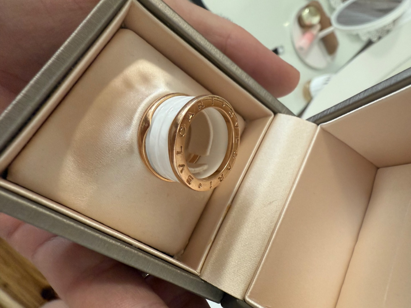 Bvlgari Ring aus weißer Keramik und 18k Gold