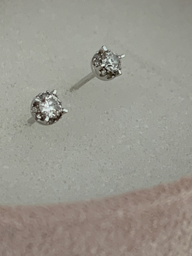 Atelier du diamant Boucles d'oreilles en or blanc et diamant neuves