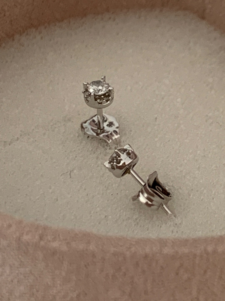 Atelier du diamant Boucles d'oreilles en or blanc et diamant neuves
