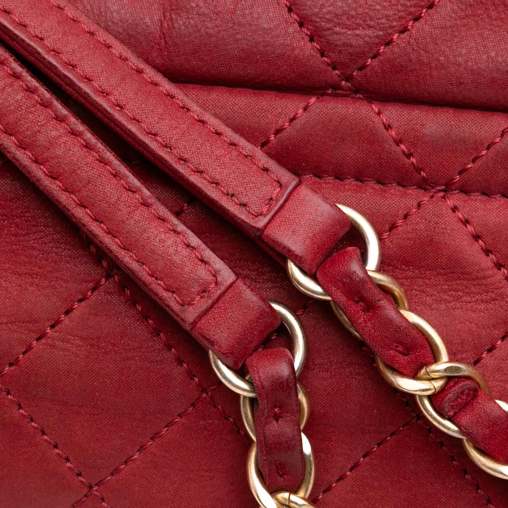 Chanel B Chanel Red Calf Leather Large Aged skin Chic Quilt Flap Italy