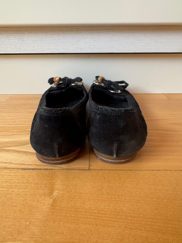 Gucci Suede flat shoes