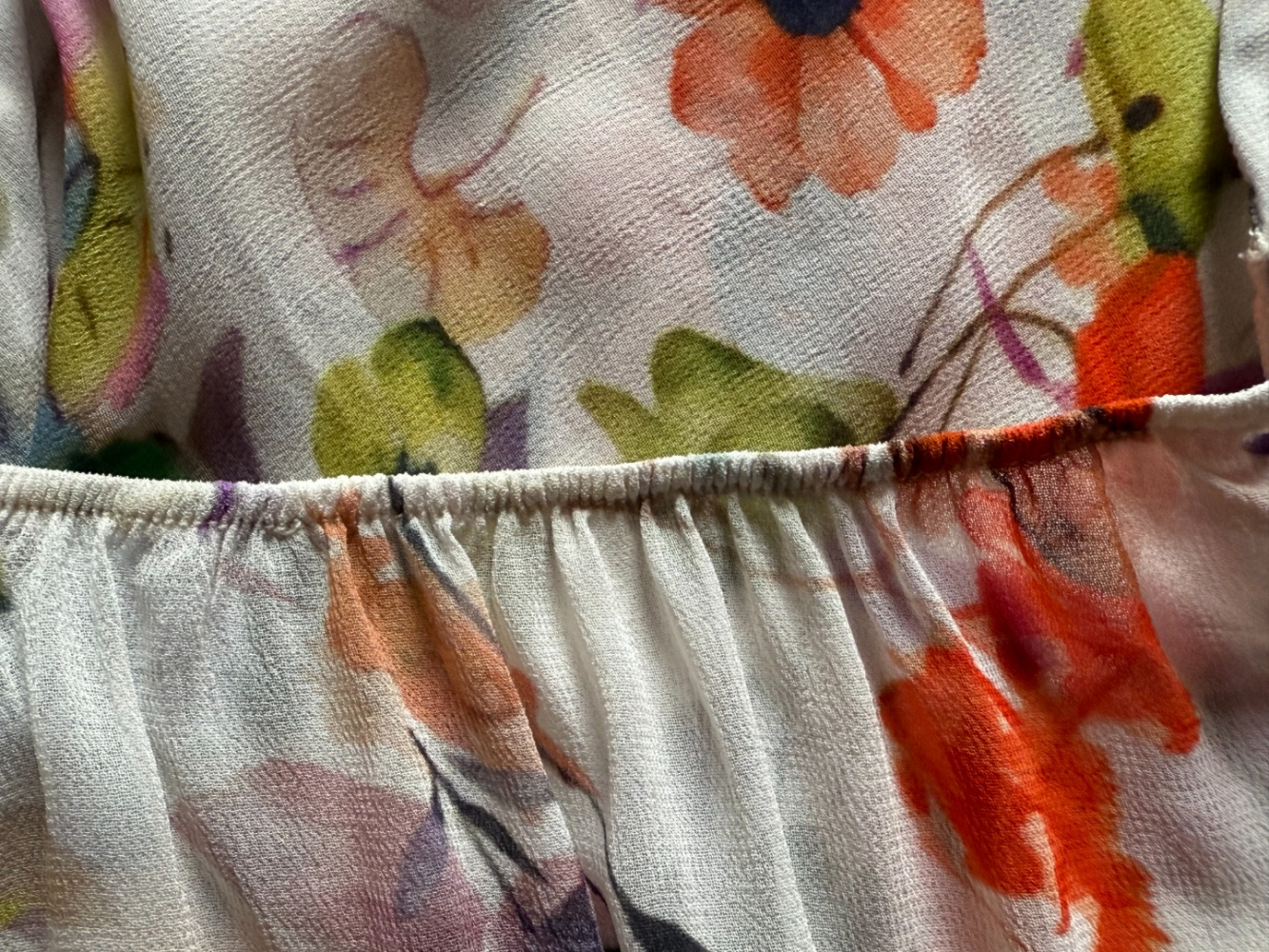 Intermix Chelsea Flower Crossover-Trägerhemd!