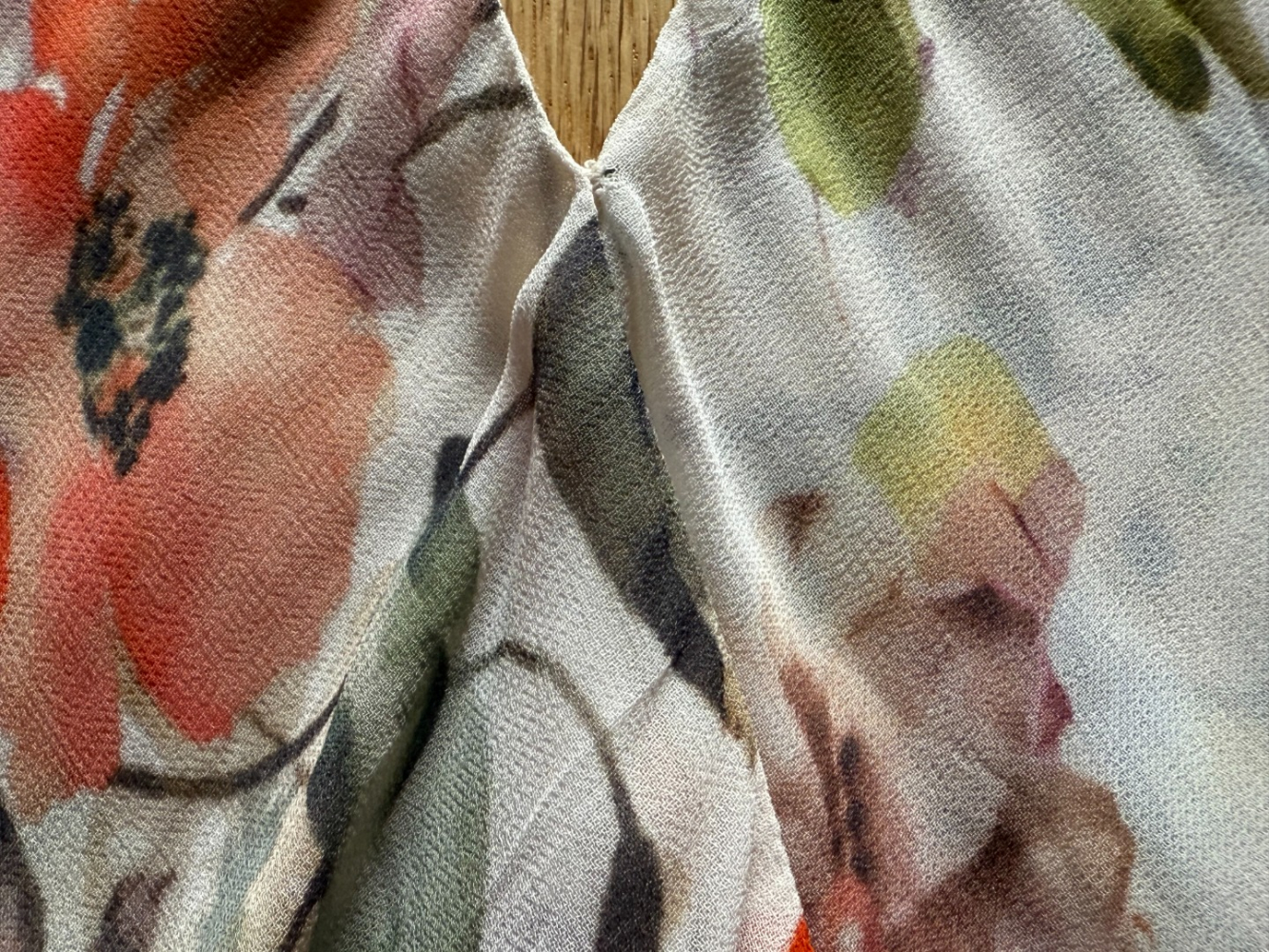 Intermix Chelsea Flower Crossover-Trägerhemd!