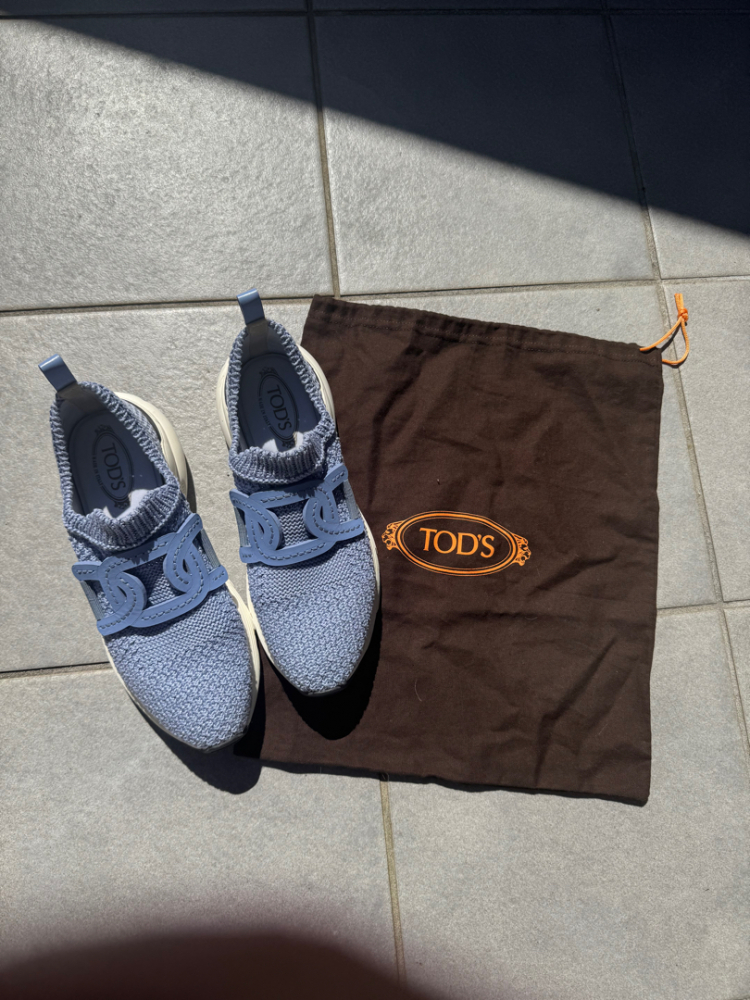 Tod's Slip on sneakers Chain link T40