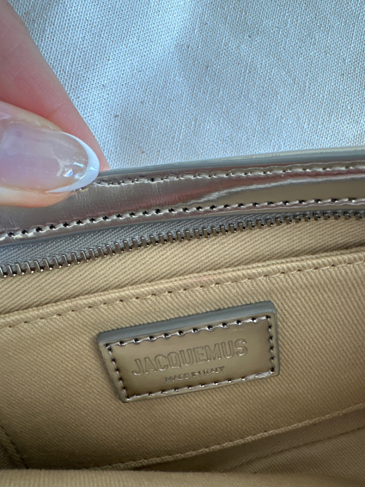 Jacquemus Le Bisou Perle