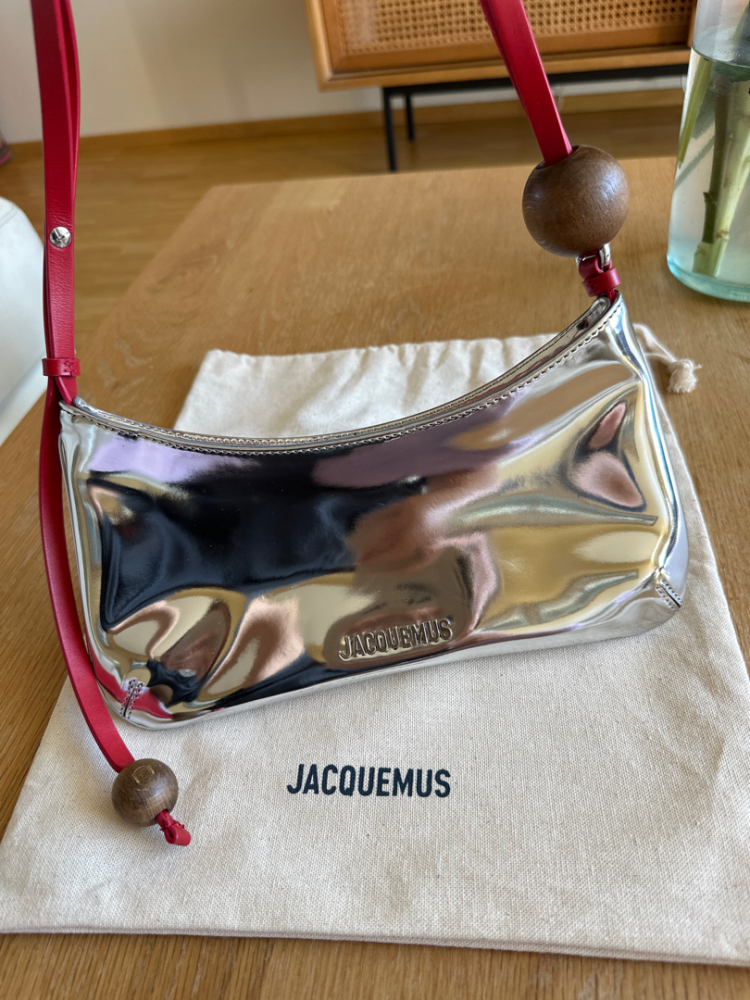 Jacquemus Le Bisou Perle