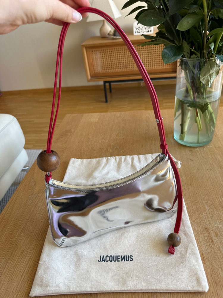 Jacquemus Le Bisou Perle