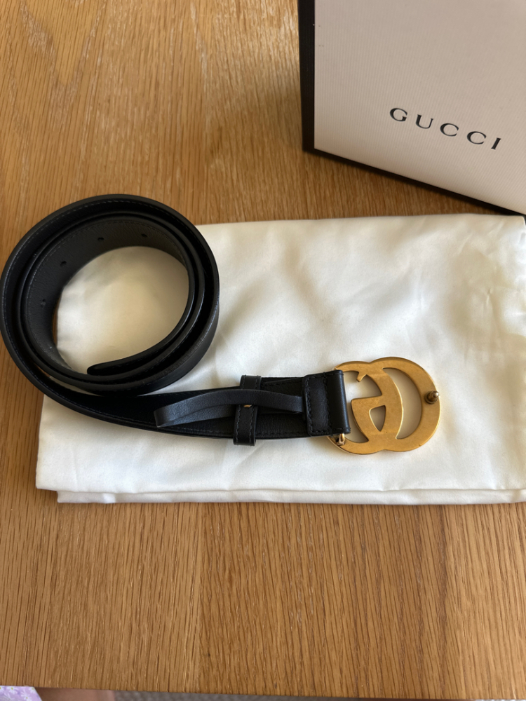 Gucci Schmaler Gürtel GG Marmont