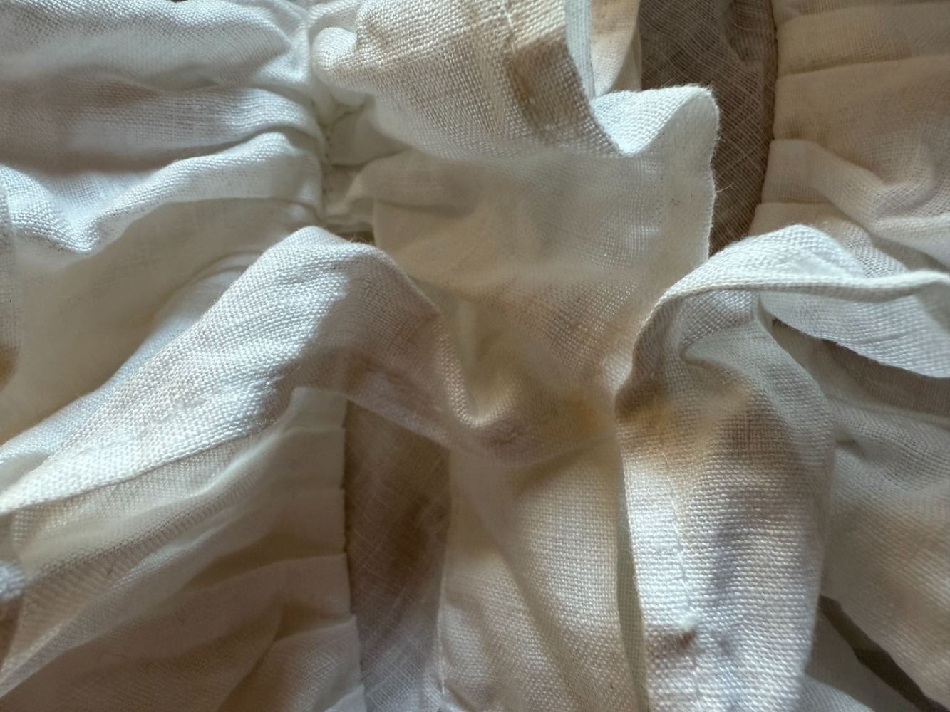 100% Capri Magnifique dos nu en lin à volants, par 100% Capri