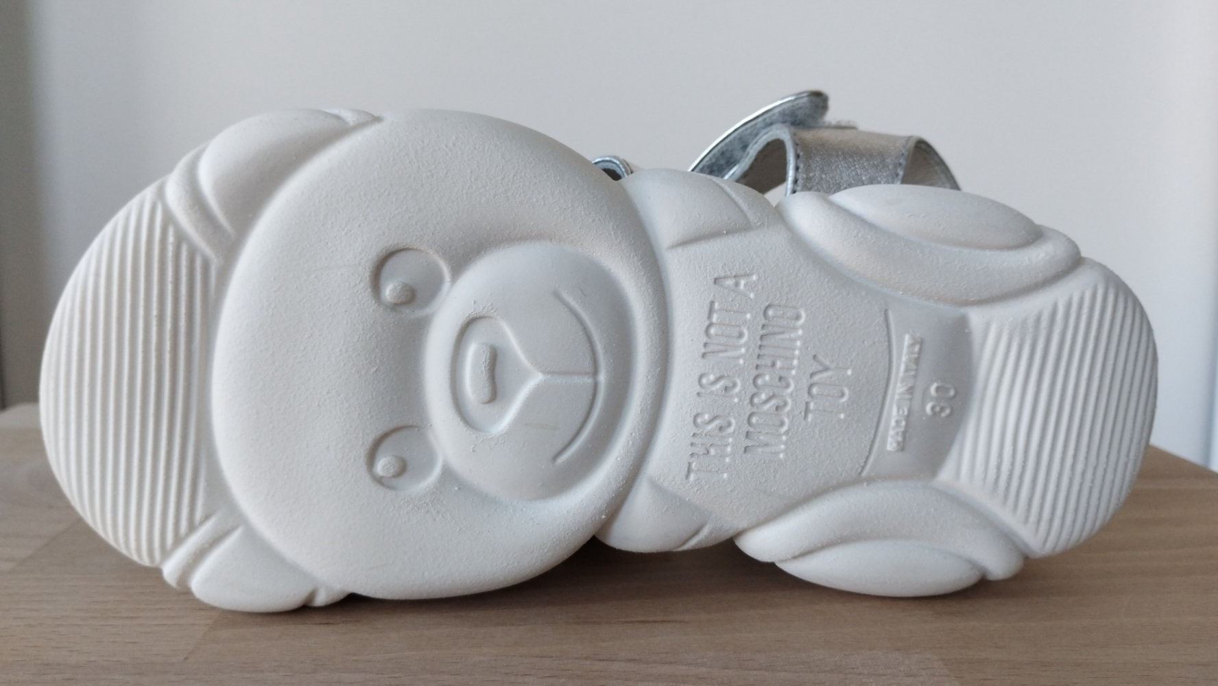 Moschino Ce n'est pas un jouet