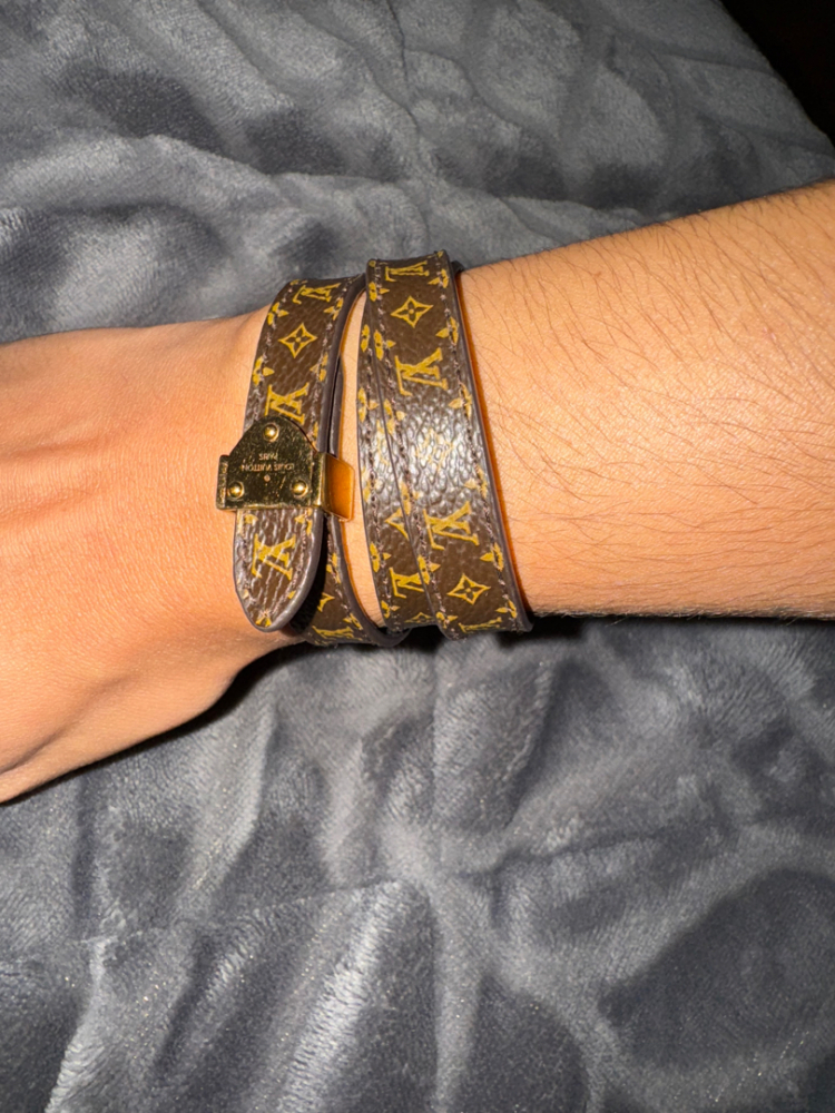 Louis Vuitton S-lock double turn