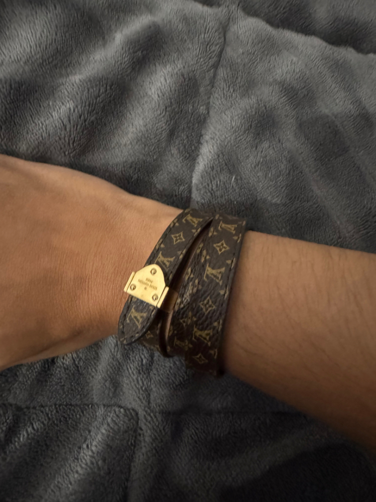 Louis Vuitton S-lock double turn