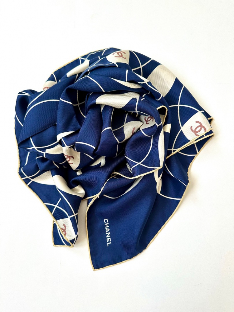 Chanel Foulard