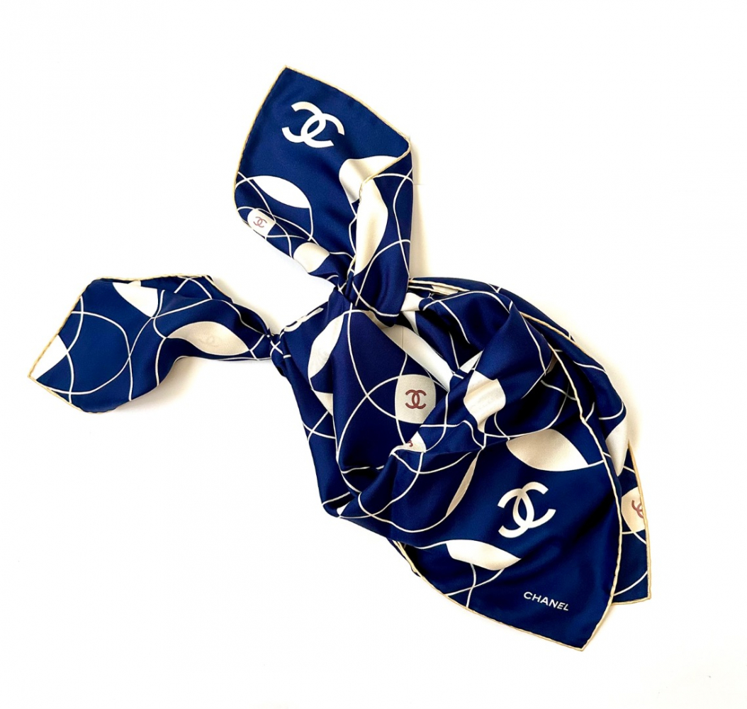Chanel Foulard