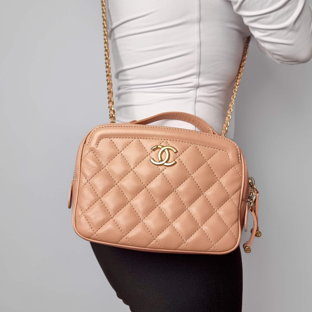 Chanel Vanity Case Small Quilted Lambskin Leather 2-Ways Camera Bag Pink