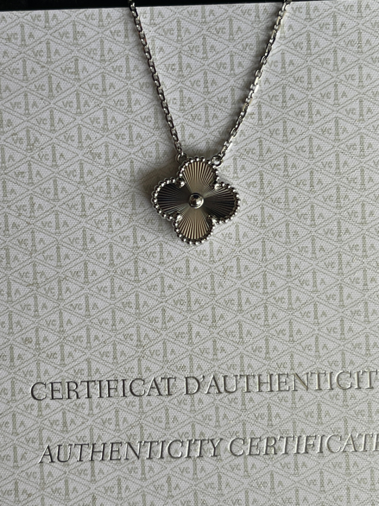 Van Cleef & Arpels Vintage Alhambra pendant