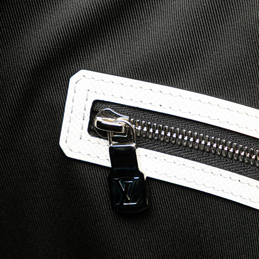 Louis Vuitton B Louis Vuitton White Monogram Canvas Canvas Monogram Taigarama Weekend Tote Spain