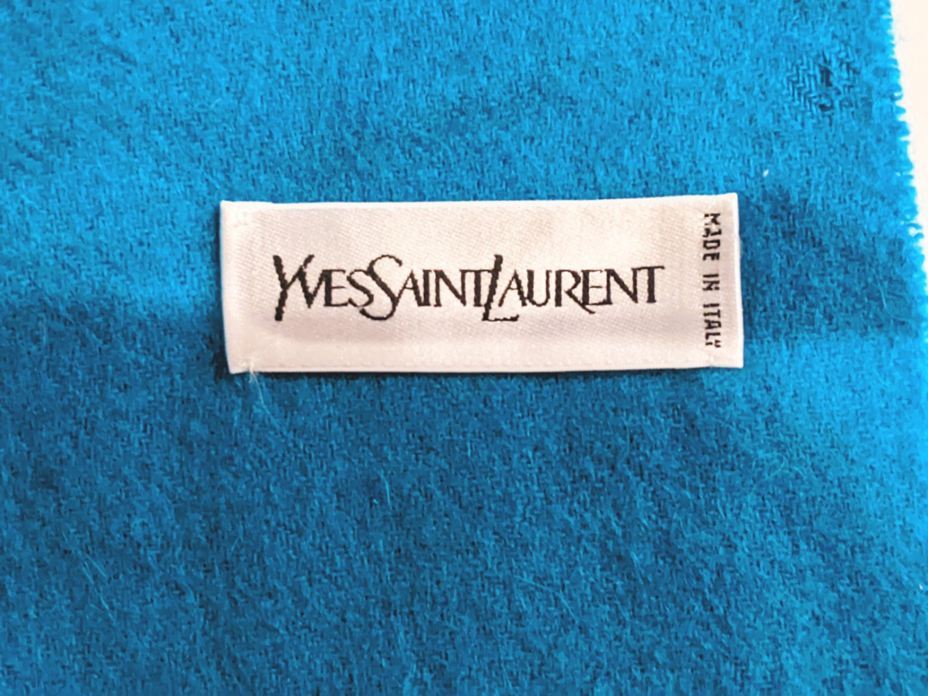 Yves Saint Laurent Echarpe vintage en laine turquoise