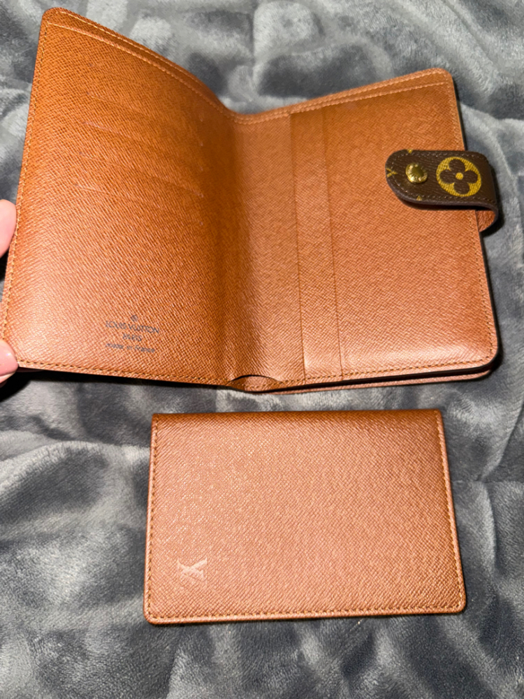 Louis Vuitton Portfolios