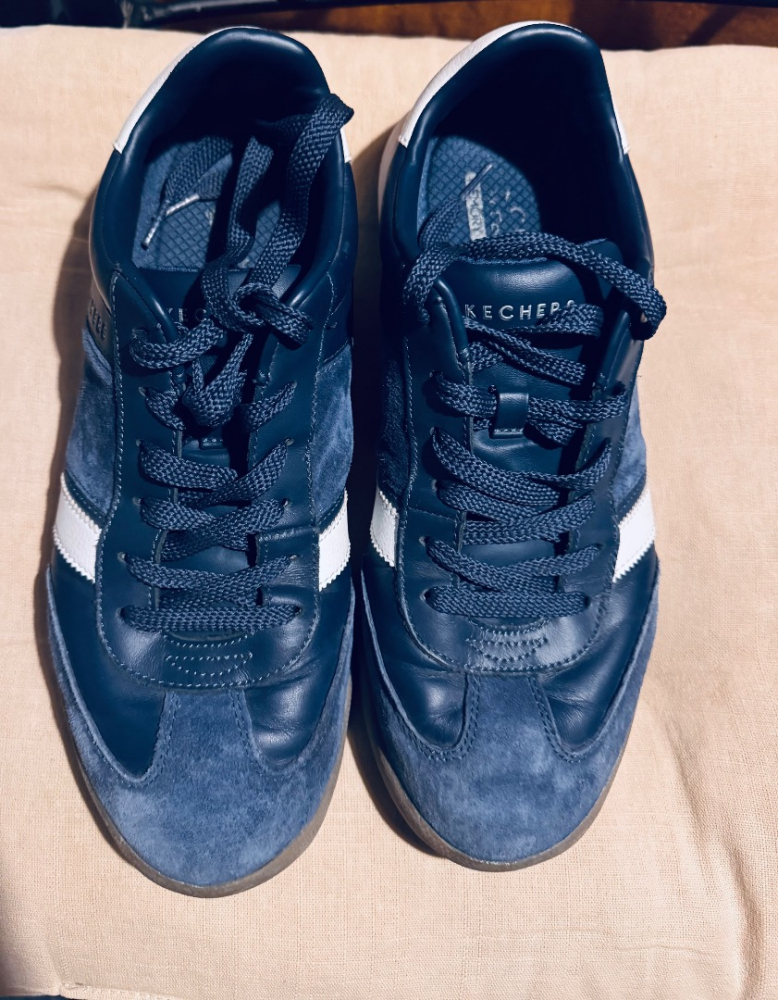 Sketchers Skechers Signature suede flat lace trainer cooled memory foam