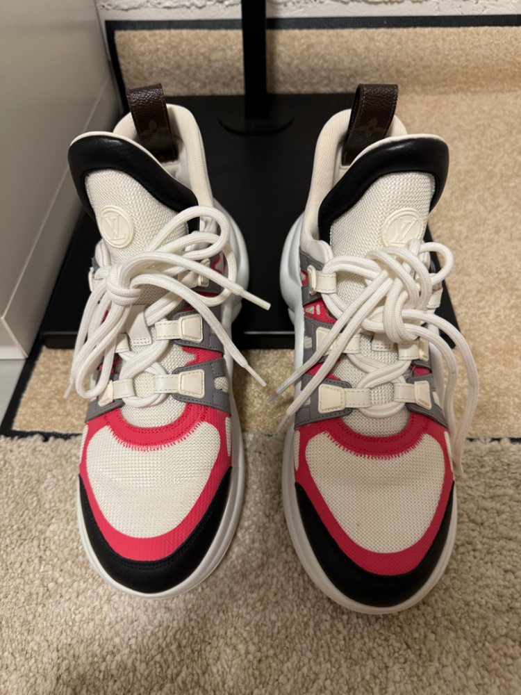 Louis Vuitton Baskets en cuir Archlight