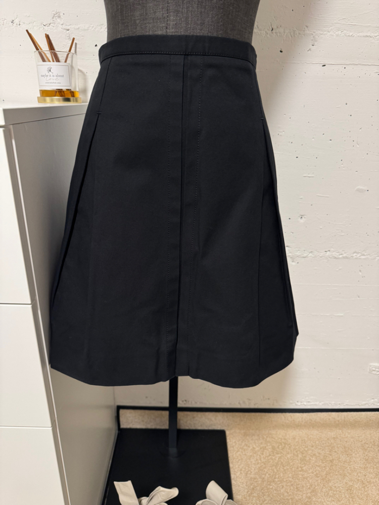 Louis Vuitton Midi length skirt
